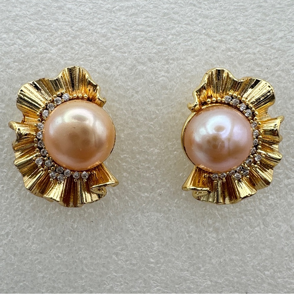 Real fresh water Pearl studs